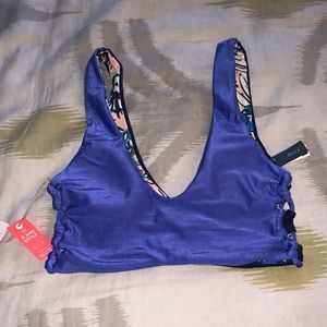 NWT Maaji Wedgewood 4 way Bikini Top